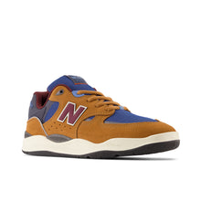 Afbeelding in Gallery-weergave laden, NEW BALANCE NUMERIC - "1010" LEMOS PRO SHOES (TAN/NAVY)