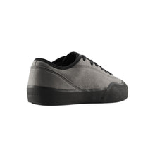 Cargar imagen en el visor de la galería, VILLAGE PM - "1.30 PM" SUEDE SHOES (GREY/NATURAL BLACK)
