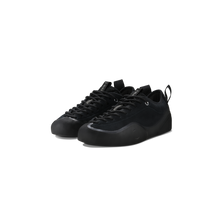 Lade das Bild in den Galerie-Viewer, VILLAGE PM - &quot;1.00 PM&quot; SUEDE SHOES (BLACK/NATURAL BLACK)
