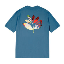 Lade das Bild in den Galerie-Viewer, MAGENTA SKATEBOARDS - &quot;LA RÊVE&quot; T-SHIRT (LIGHT BLUE)
