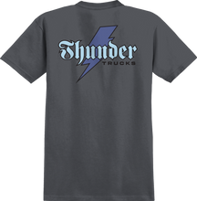 Cargar imagen en el visor de la galería, THUNDER TRUCKS - &quot;BOLT SCRIPT&quot; T-SHIRT (CHARCOAL/BLUE/BLACK - SIZE M)
