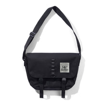 Afbeelding in Gallery-weergave laden, BUTTER GOODS - &quot;COMMUTE&quot; CORDURA MESSENGER BAG (BLACK)
