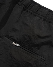 Cargar imagen en el visor de la galería, BUTTER GOODS - "EQUIPT" SHORTS (BLACK)
