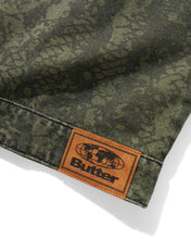 Cargar imagen en el visor de la galería, BUTTER GOODS - "GARAGE" DENIM JACKET (LOWLAND CAMO)
