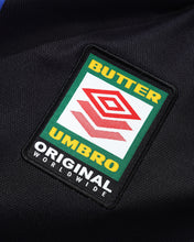 Carica l&#39;immagine nel visualizzatore di Gallery, BUTTER GOODS X UMBRO - &quot;GOALIE&quot; LONGSLEEVE JERSEY (BLACK/BLUE)
