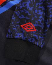 Carica l&#39;immagine nel visualizzatore di Gallery, BUTTER GOODS X UMBRO - &quot;GOALIE&quot; LONGSLEEVE JERSEY (BLACK/BLUE)
