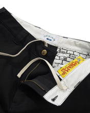Carica l&#39;immagine nel visualizzatore di Gallery, CASH ONLY - &quot;HALFWAY&quot; SHORTS
