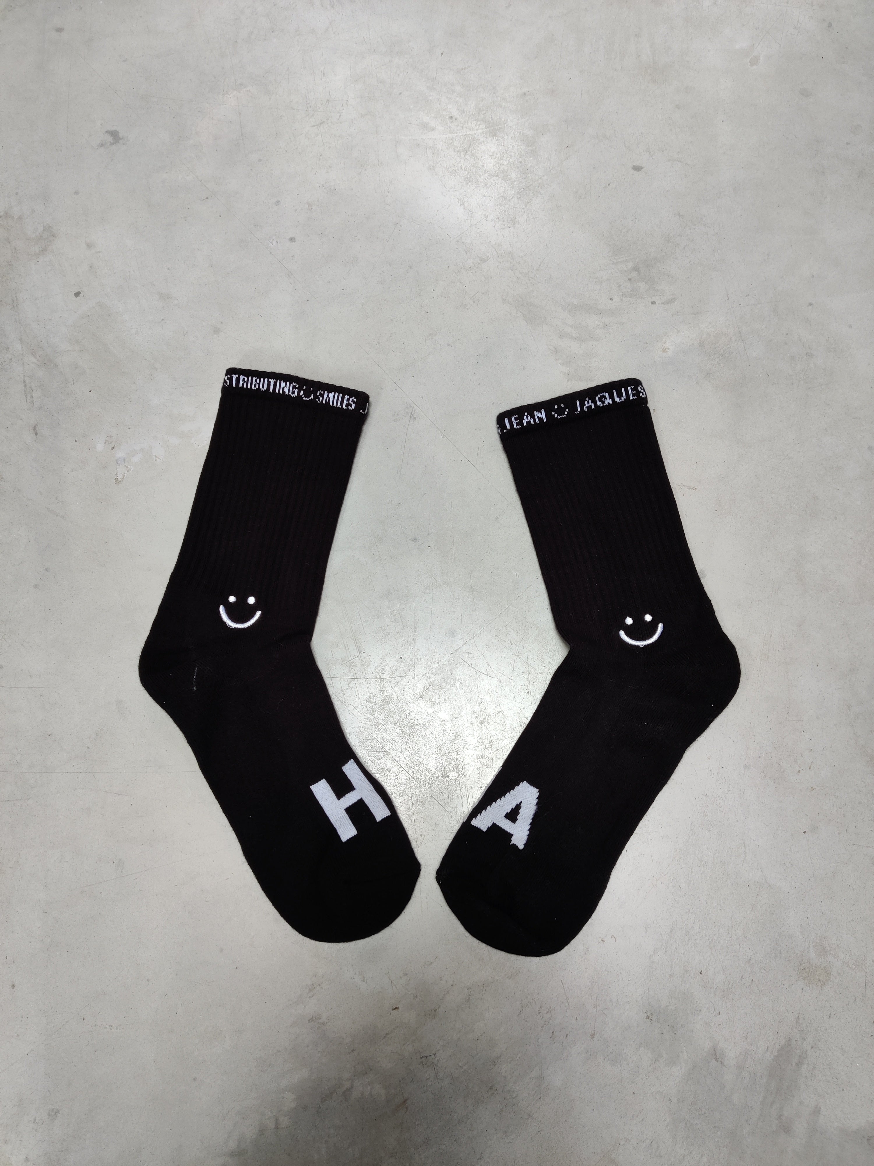 "HAHA" SOCKS (BLACK)