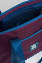 Cargar imagen en el visor de la galería, LAST RESORT AB X JULIAN SMITH - &quot;JS&quot; COOLER BAG (PLUM/DIRTY BLUE)
