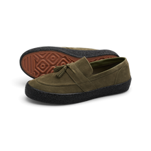 Lade das Bild in den Galerie-Viewer, LAST RESORT AB - &quot;VM005&quot; SUEDE LOAFERS (NEW OLIVE/BLACK)
