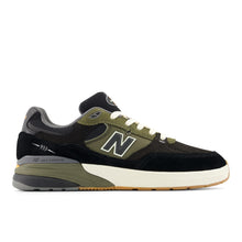 Charger l&#39;image dans la galerie, NEW BALANCE NUMBERIC - &quot;933&quot; ANDREW REYNOLDS&#39; PRO SHOES (BLACK/DARK OLIVINE)
