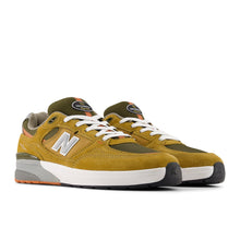Lade das Bild in den Galerie-Viewer, NEW BALANCE NUMBERIC - &quot;933&quot; ANDREW REYNOLDS&#39; PRO SHOES (CAMEL/DARK BROWN)
