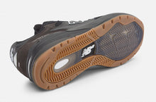 Afbeelding in Gallery-weergave laden, NEW BALANCE NUMERIC - &quot;933&quot; ANDREW REYNOLDS&#39; PRO SHOES (BLACK)
