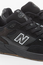 Afbeelding in Gallery-weergave laden, NEW BALANCE NUMERIC - &quot;933&quot; ANDREW REYNOLDS&#39; PRO SHOES (BLACK)
