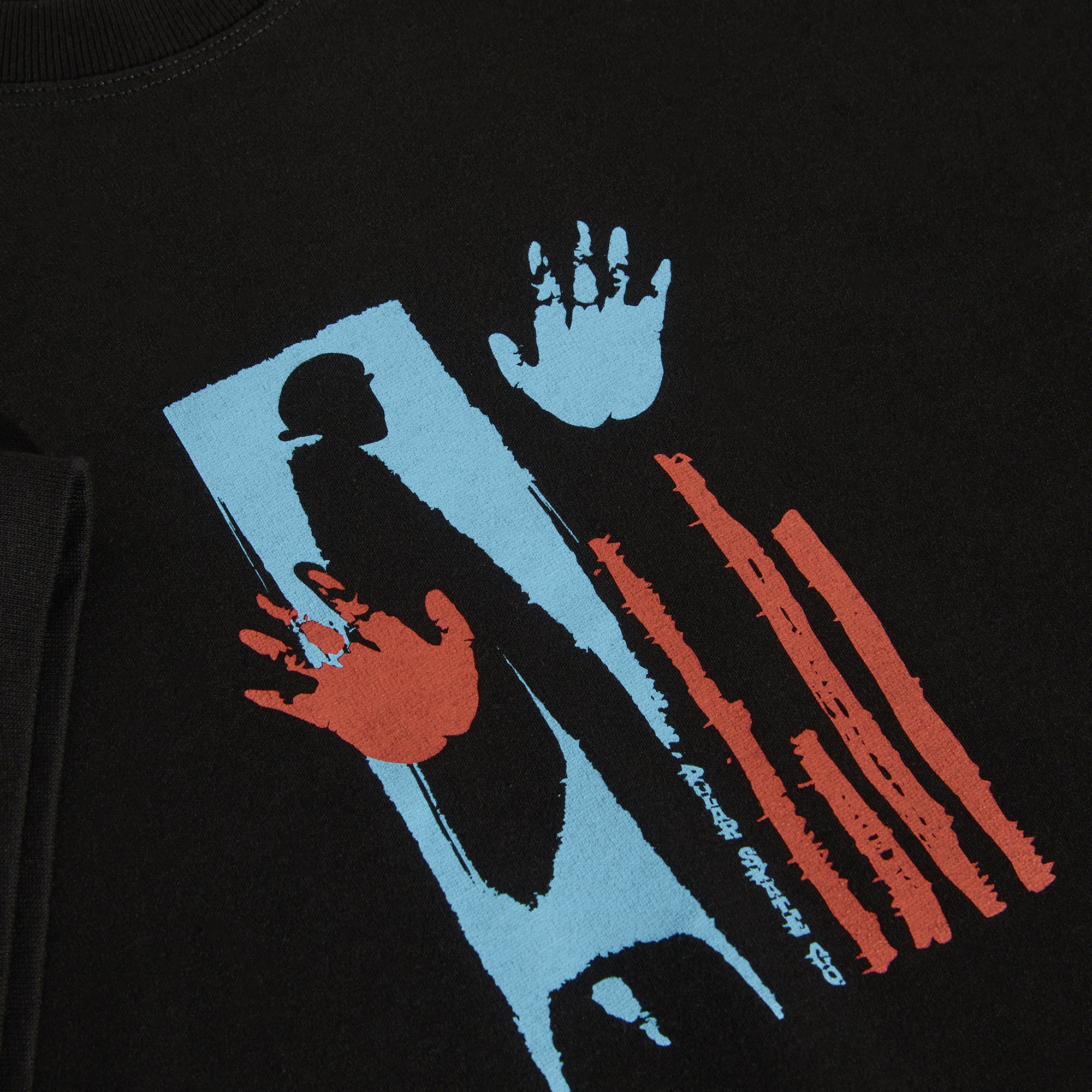 "SITTING HANDS" T-SHIRT (BLACK)-3