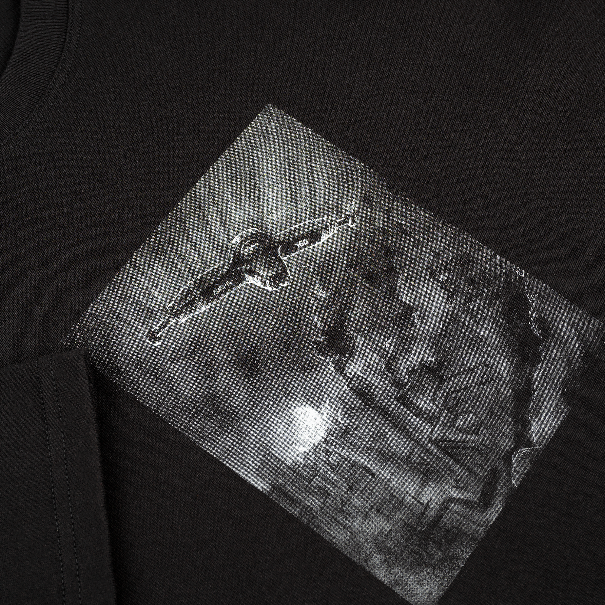 "SCI-FI HANGER" T-SHIRT (BLACK)-3