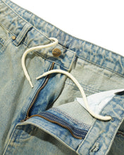 Cargar imagen en el visor de la galería, BUTTER GOODS - "SCORPION STITCH" DENIM JEANS (TINTED LIGHT BLUE)
