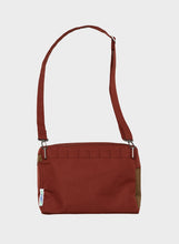 Charger l&#39;image dans la galerie, SUSAN BIJL - &quot;THE NEW BUM BAG&quot; MEDIUM SIDE BAG (OXYDE/HAZEL)
