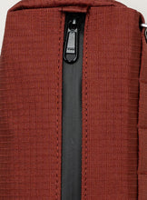 Charger l&#39;image dans la galerie, SUSAN BIJL - &quot;THE NEW BUM BAG&quot; MEDIUM SIDE BAG (OXYDE/HAZEL)
