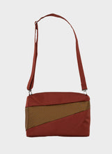 Lade das Bild in den Galerie-Viewer, SUSAN BIJL - &quot;THE NEW BUM BAG&quot; MEDIUM SIDE BAG (OXYDE/HAZEL)
