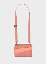 Lade das Bild in den Galerie-Viewer, SUSAN BIJL - &quot;THE NEW BUM BAG&quot; SMALL SIDE BAG (TRY/CORAL)
