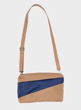 Charger l&#39;image dans la galerie, SUSAN BIJL - &quot;THE NEW BUM BAG&quot; MEDIUM SIDE BAG (CAMEL/NAVY)
