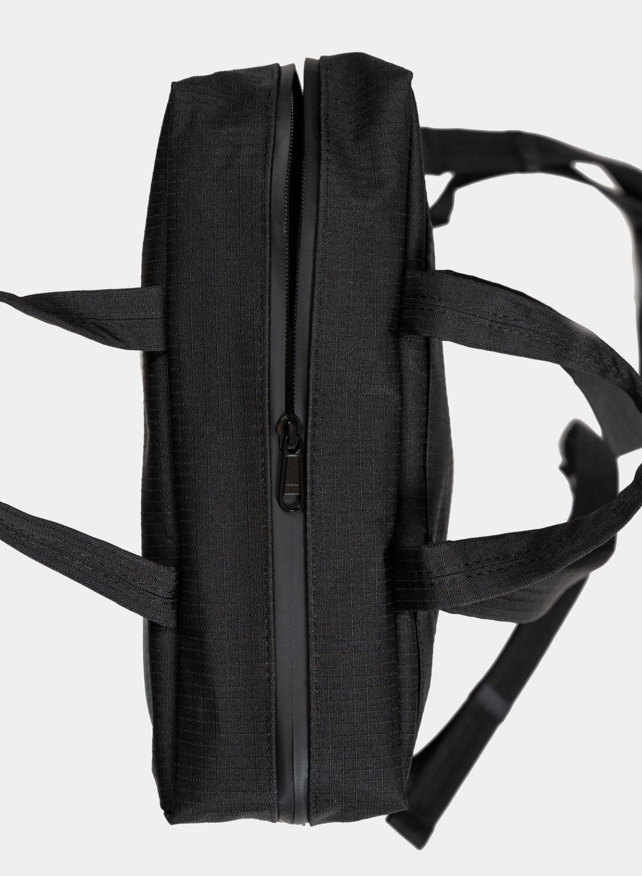 "THE NEW BACKPACK" (BLACK/BLACK)-4
