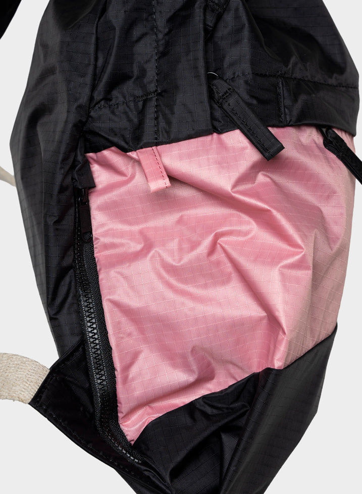 "THE NEW FOLDABLE BACKPACK" MEDIUM (BLACK/PINK PANTHER)-3