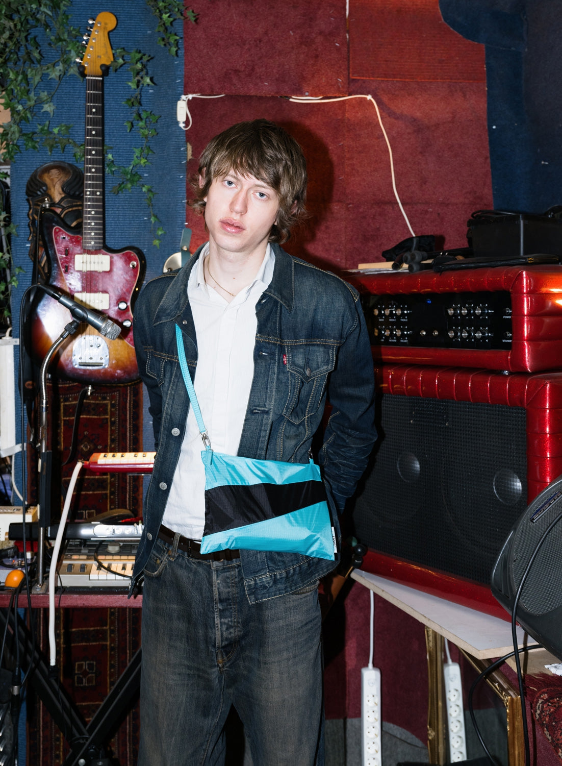 "THE NEW POUCH" MEDIUM (DRIVE/BLACK)