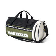 Carica l&#39;immagine nel visualizzatore di Gallery, BUTTER GOODS X UMBRO - &quot;TRAINING&quot; BAG (FOREST/NAVY/SAND)
