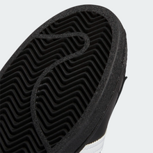 Cargar imagen en el visor de la galería, ADIDAS - "SUPERSTAR ADV" LEATHER SHOES (BLACK/WHITE)

