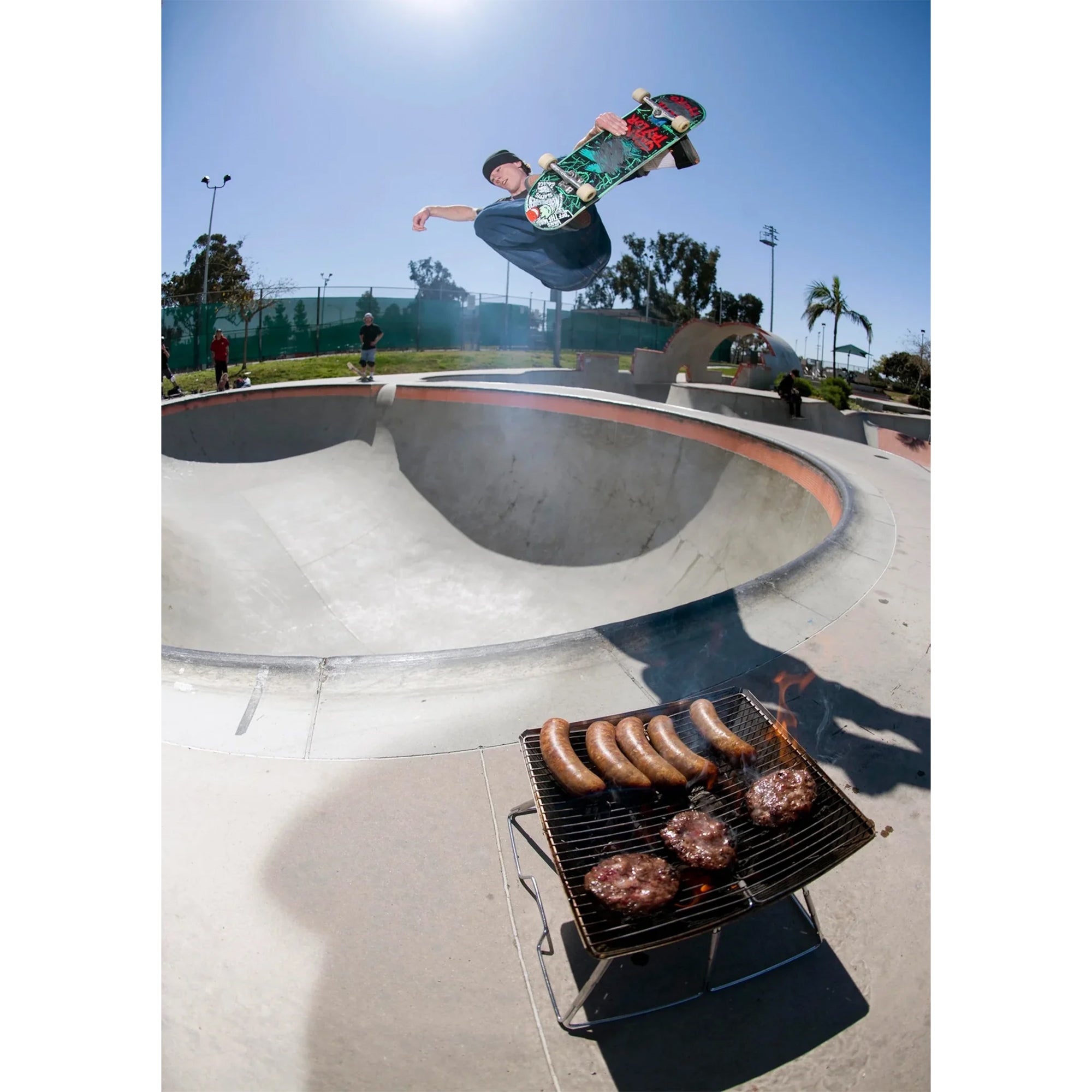 "BUILT TO GRIND" FOLD-UP BBQ-3