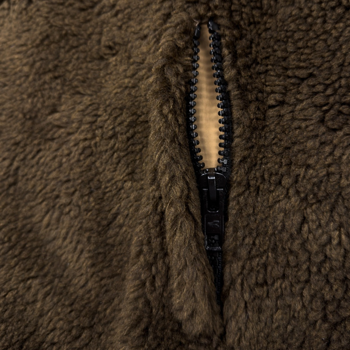 "MERU" HIGHNECK (BROWN)-3