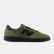 Carica l&#39;immagine nel visualizzatore di Gallery, NEW BALANCE NUMERIC - &quot;440&quot; SHOES (DARK OLIVINE/BLACK)
