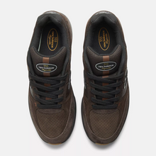 Load image into Gallery viewer, NEW BALANCE NUMERIC - &quot;933&quot; ANDREW REYNOLDS&#39; PRO SHOES (BROWN/BLACK)
