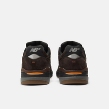 Load image into Gallery viewer, NEW BALANCE NUMERIC - &quot;933&quot; ANDREW REYNOLDS&#39; PRO SHOES (BROWN/BLACK)
